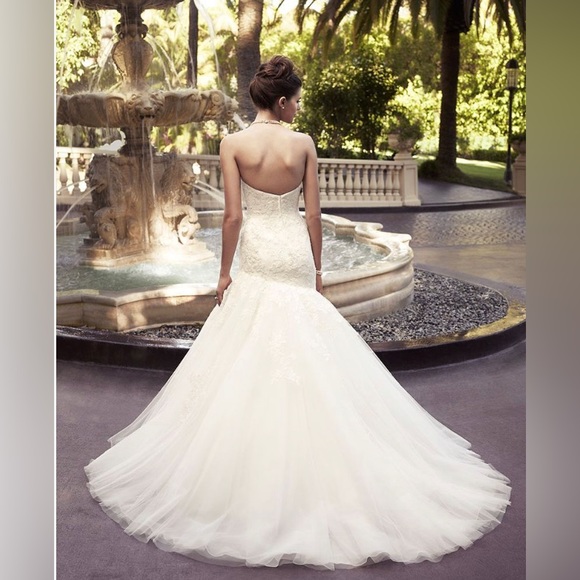 Casablanca Wedding Bridal Dress - Picture 3 of 8